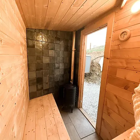 Romantic - Hottub & Sauna